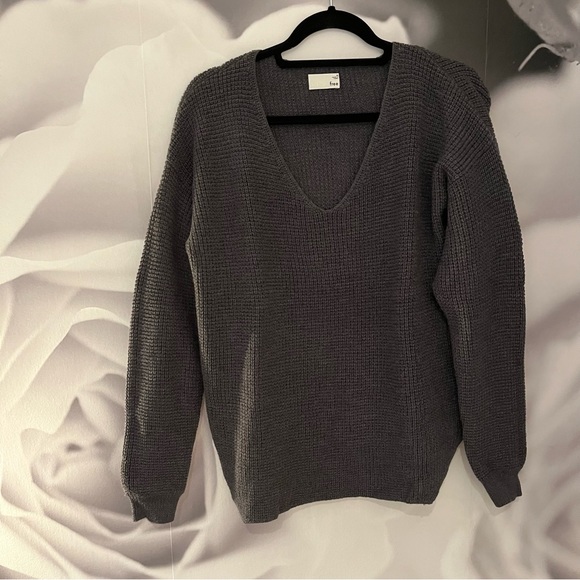 Wilfred Free size medium gray sweater - Picture 1 of 3